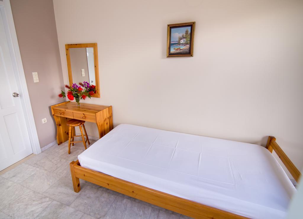Theodora Apartments Avia Bagian luar foto
