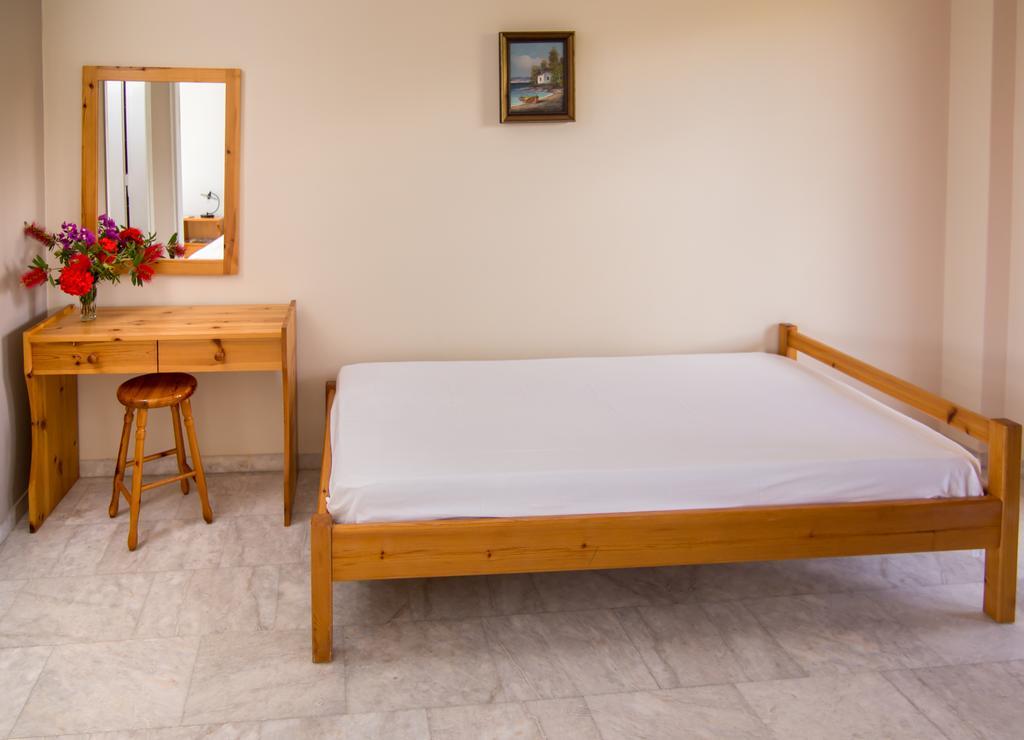 Theodora Apartments Avia Bagian luar foto