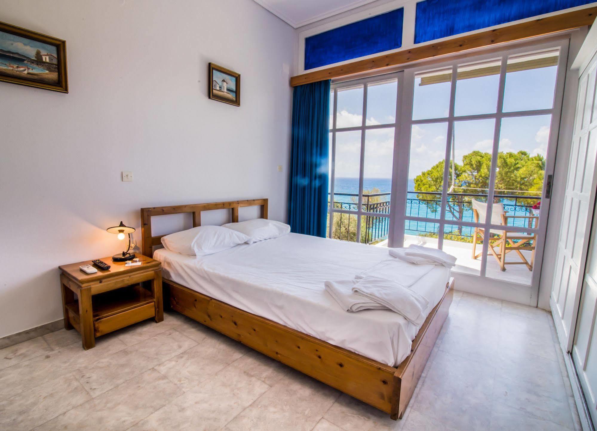 Theodora Apartments Avia Bagian luar foto